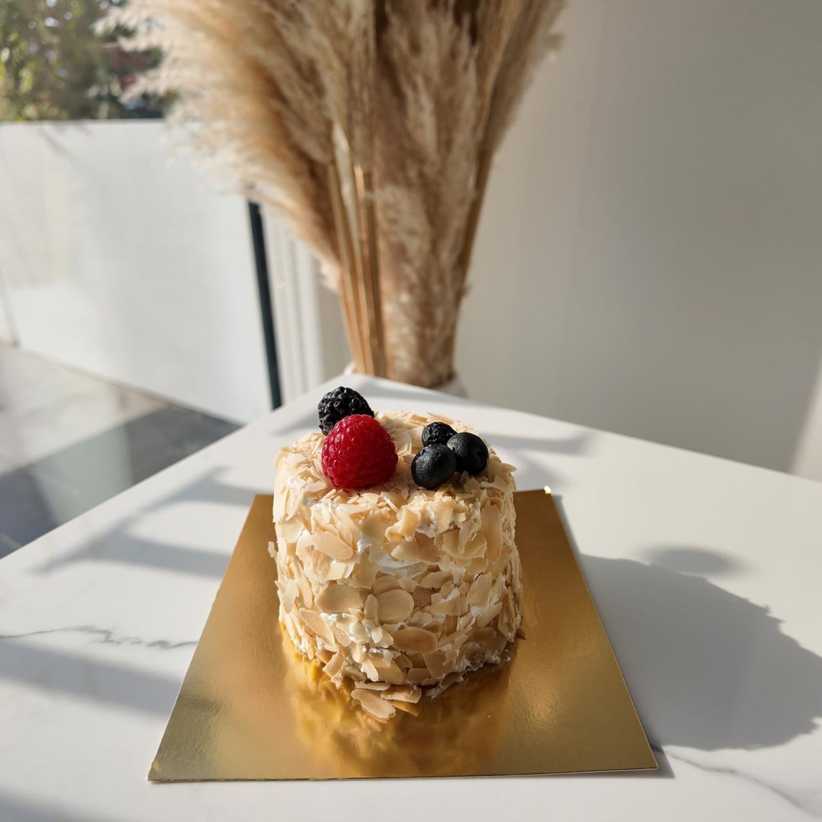 Almond cake